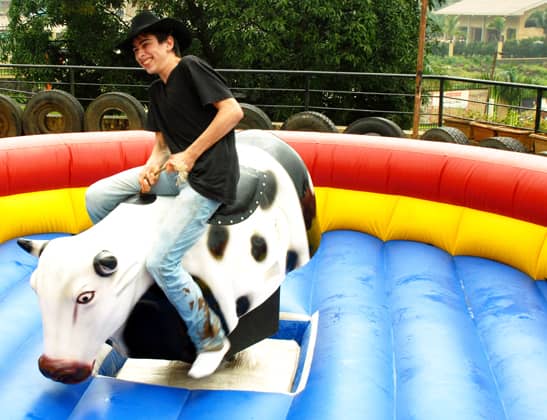 Play Rodeo - Bull Ride at Della Adventure